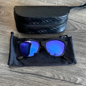 Oakley Hold Out Cat Eye Violet Polarized lens sunglasses